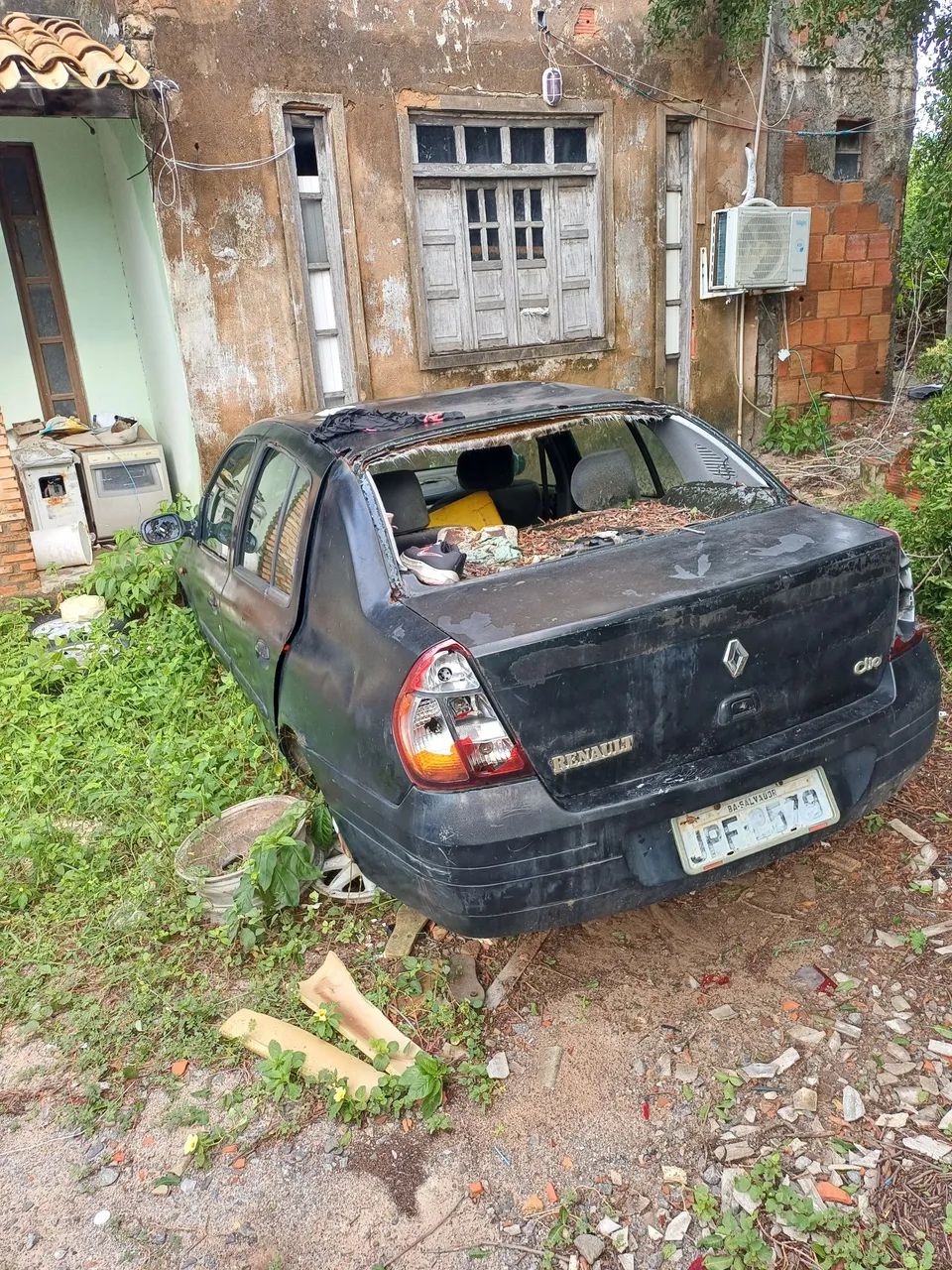 CARRO CLIO 2001