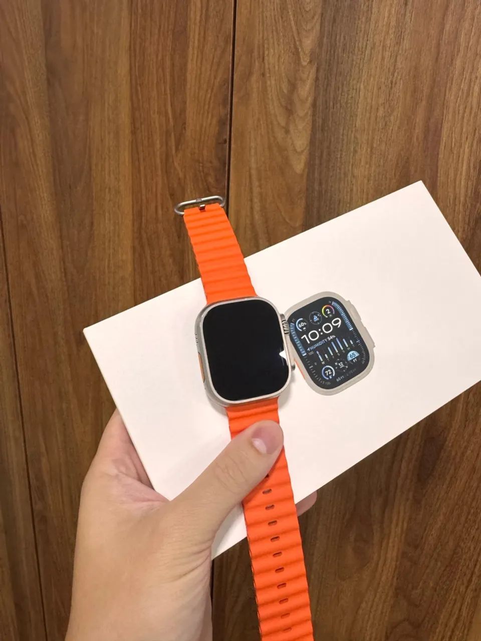 Apple Watch Ultra com Pulseira Laranja
