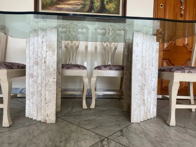Mesa com tampo de vidro, base em granito e 6 cadeiras - Foto 4