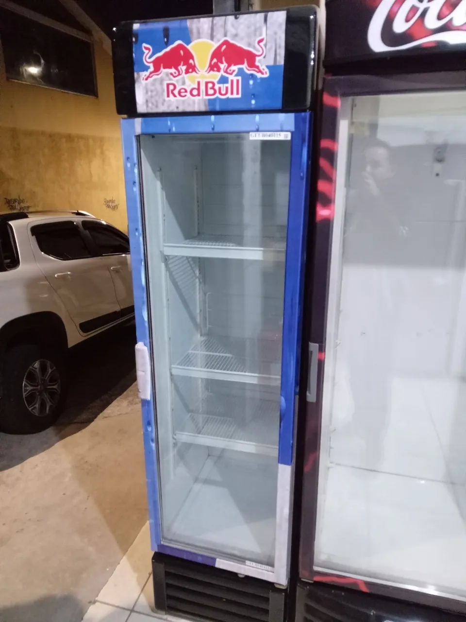 Geladeira Expositora  Metalfrio Red Bull