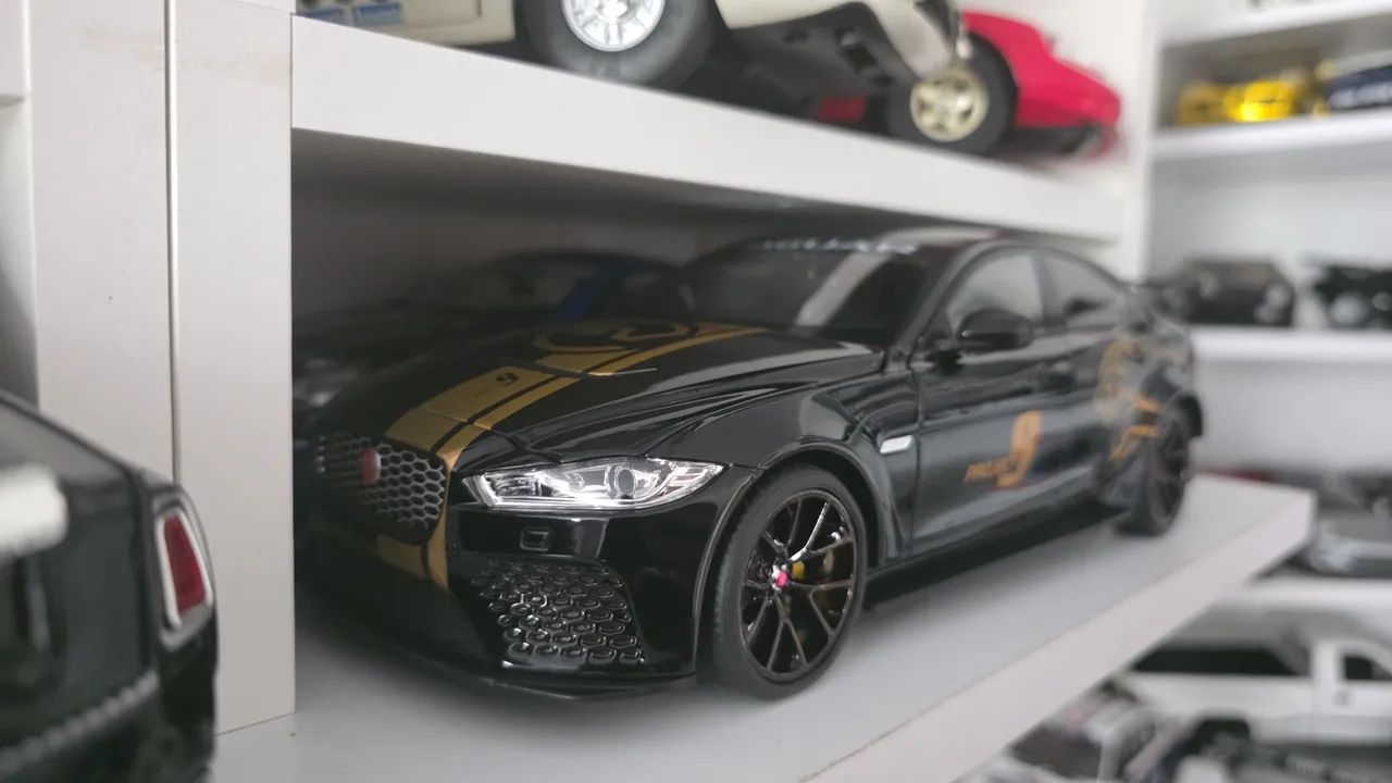 Miniatura 1:18 jaguar project 8 sedan mais rápido do mundo
