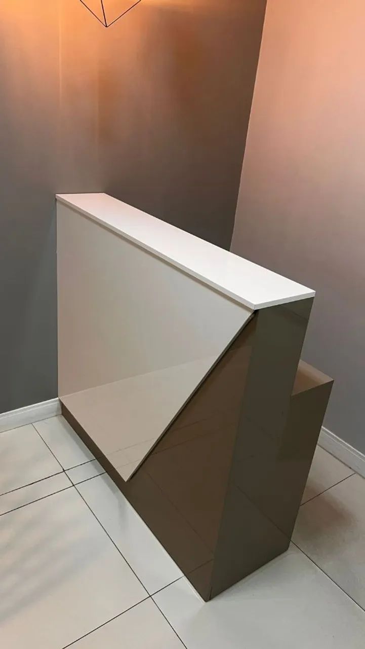 Balcão para loja ou recepção, moderno e elegante. Branco e Cinza. - Foto 3