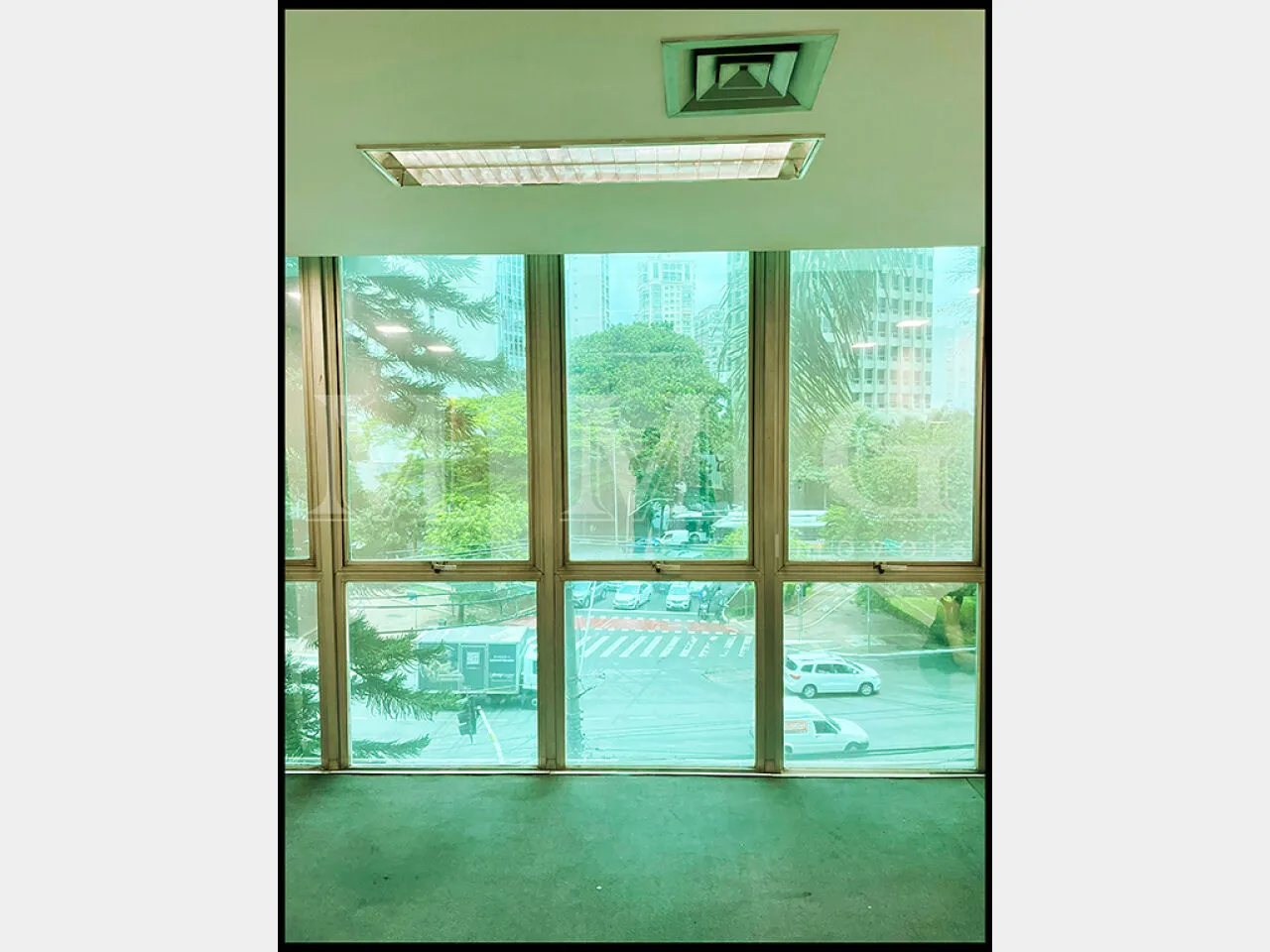 Salas comerciais de 86m² com banheiro e 1 vaga próximo a Cidade Jardim
