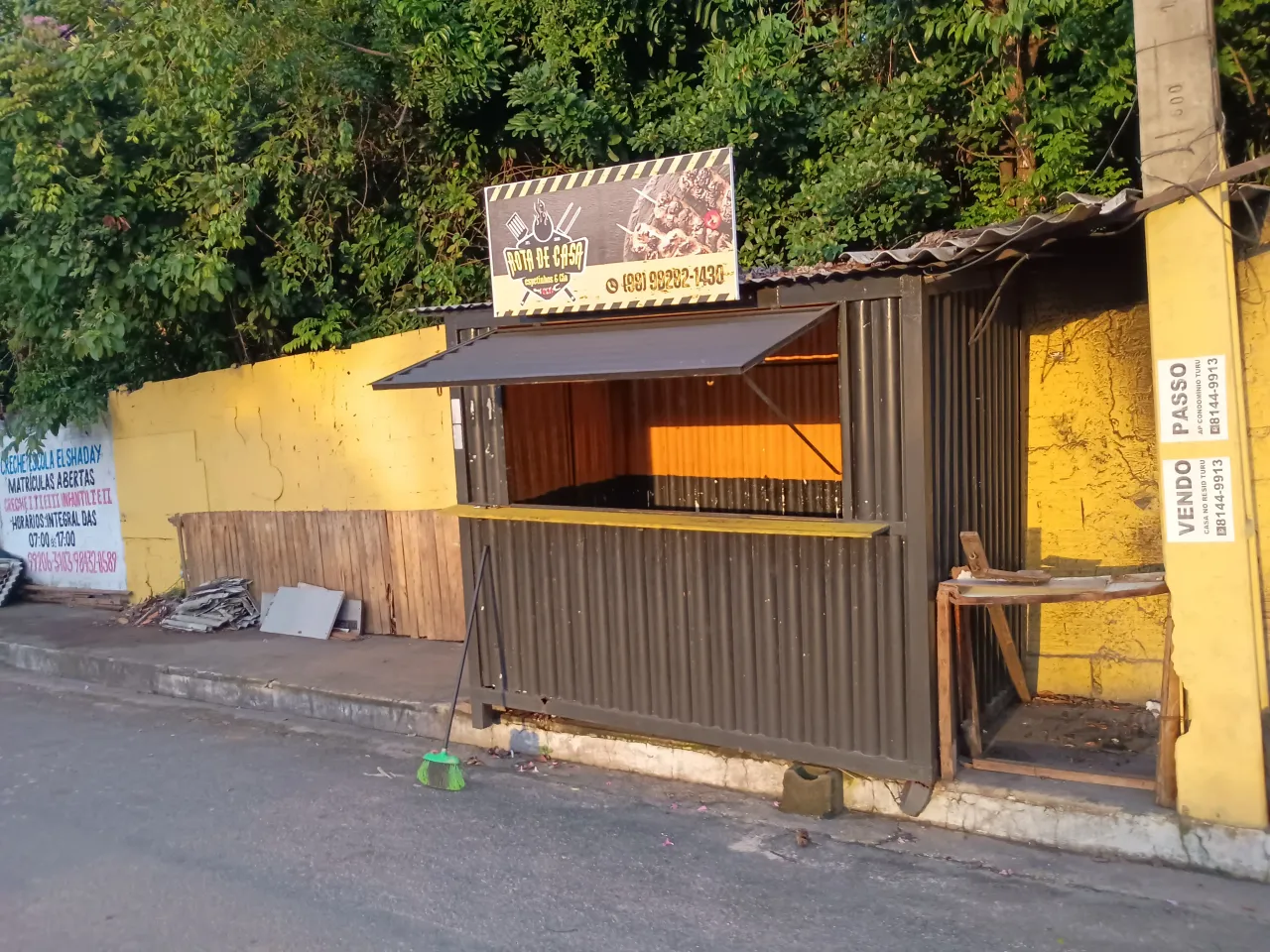 VENDO TRAILER FIXO DE FERRO MEDINDO 2 X 1,5 M