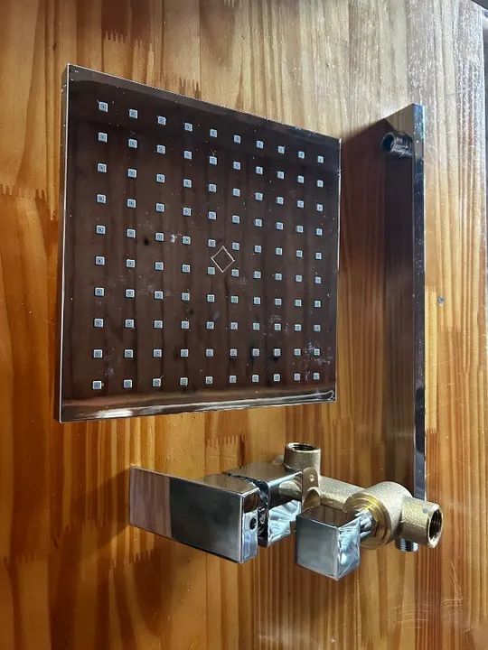 Chuveiro - Ducha de parede quadrada metalizada - Foto 2