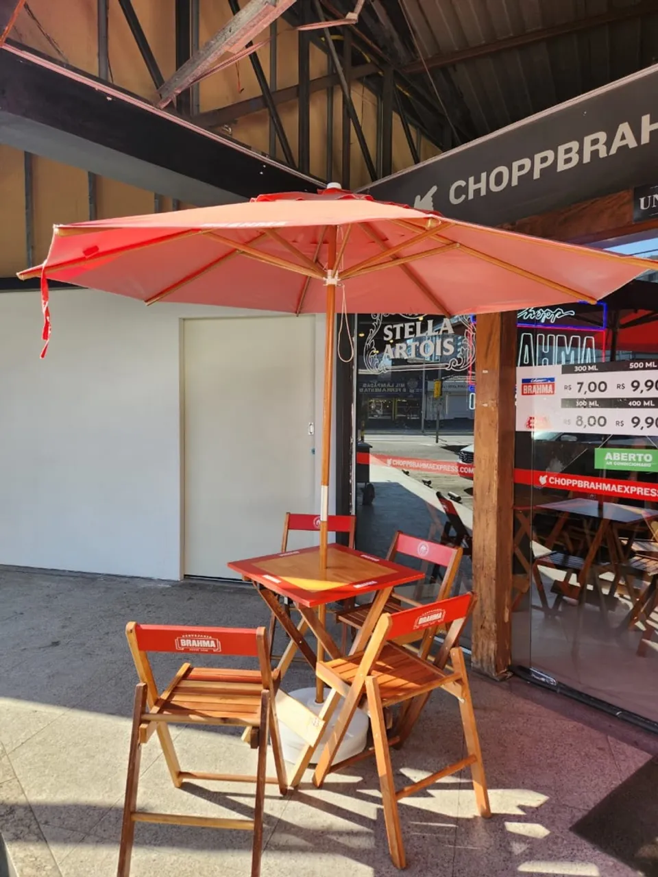Passo Ponto com distribuidora de bebidas no posto iate da praia do canto