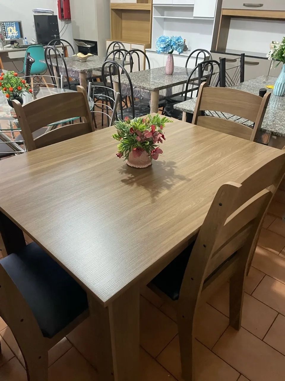 Mesa Com 04 Cadeiras Nova Mdf 