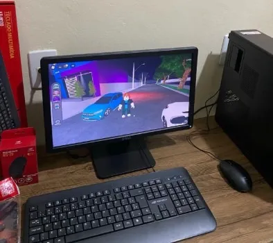 Computador Dell completo I3 + 8 Gigas de Memória + 240 de SSD + Monitor Dell 19 Polegadas