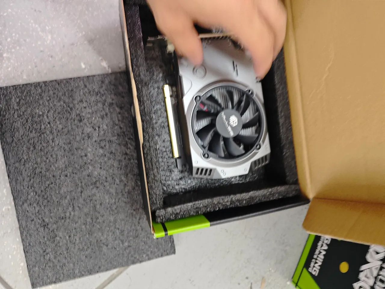 Placa de Vídeo PowerColor Radeon RX 550