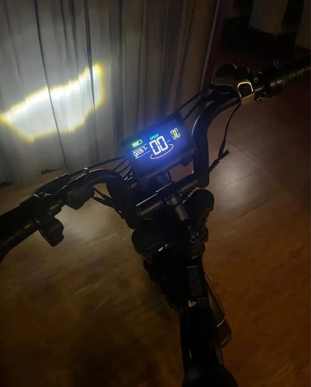Bicicleta Elétrica com Suspensão v20  12x660 no cartão pouco tempo de uso  - Foto 3