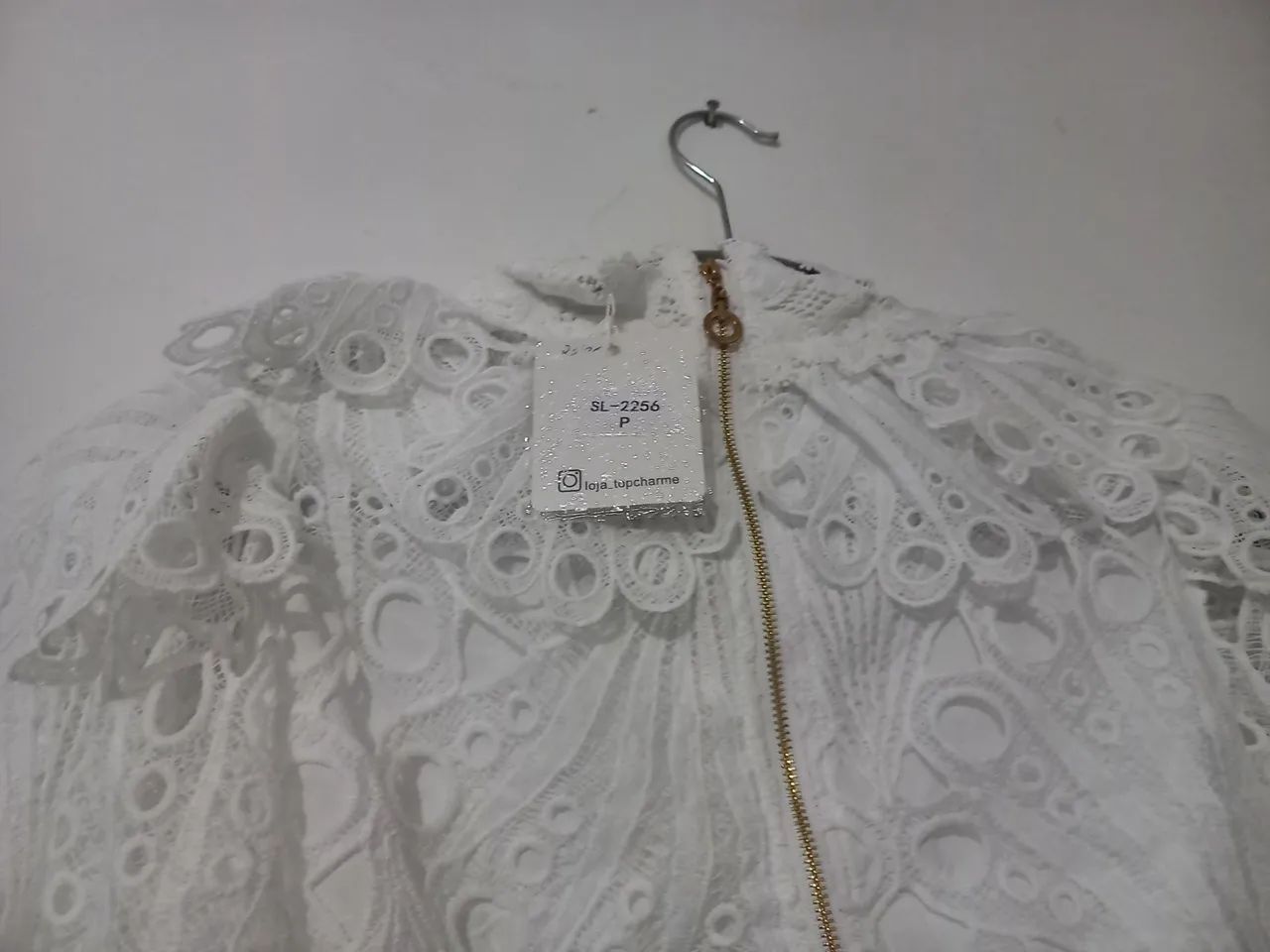Blusa branca rendada nova - com etiqueta - Foto 4