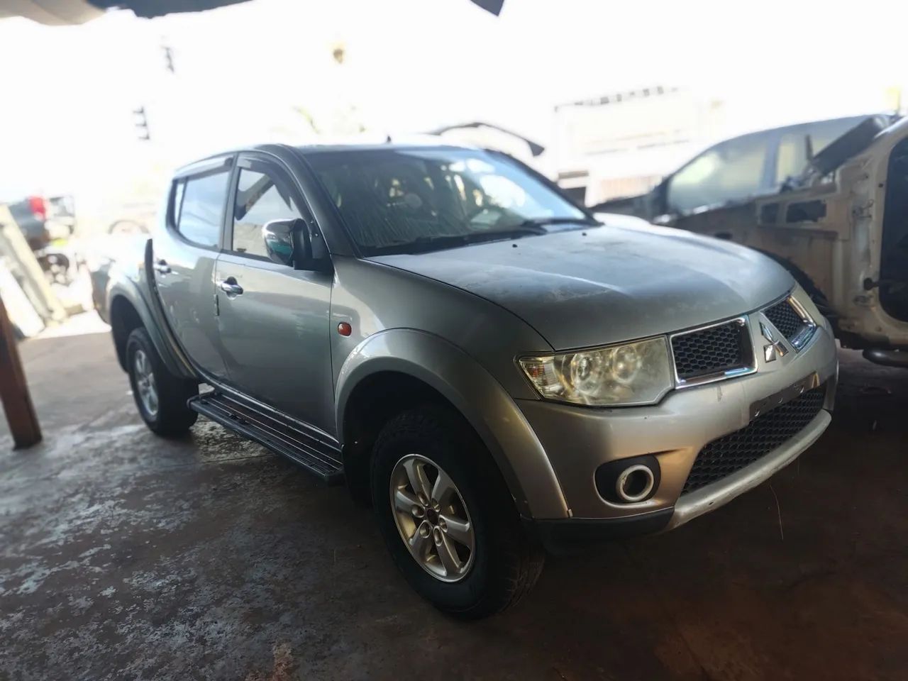 Mitsubishi L200 Triton 2013 - Sucata - Foto 3
