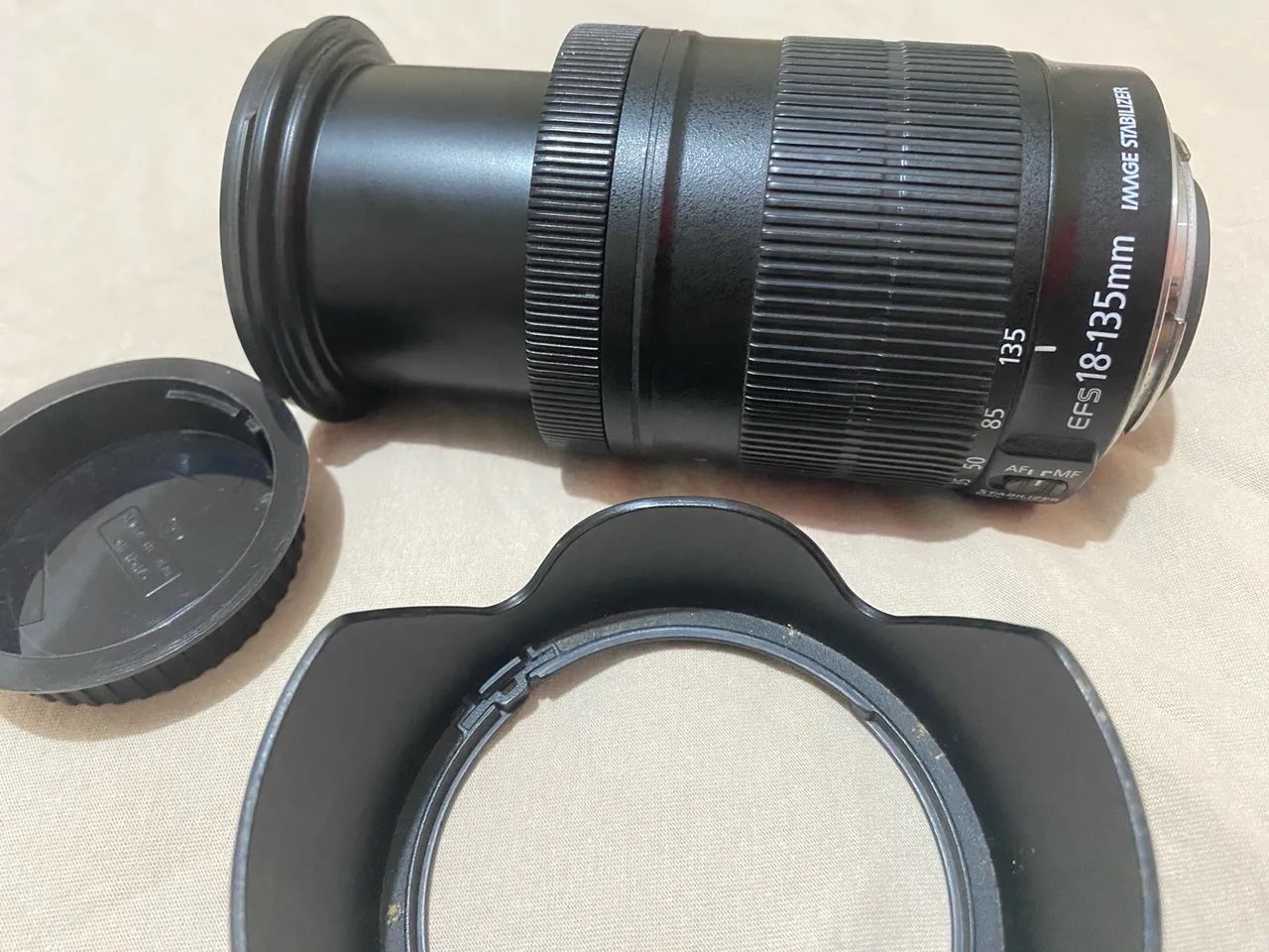 Teleobjetiva Canon 18-135 Perfeita para zoom