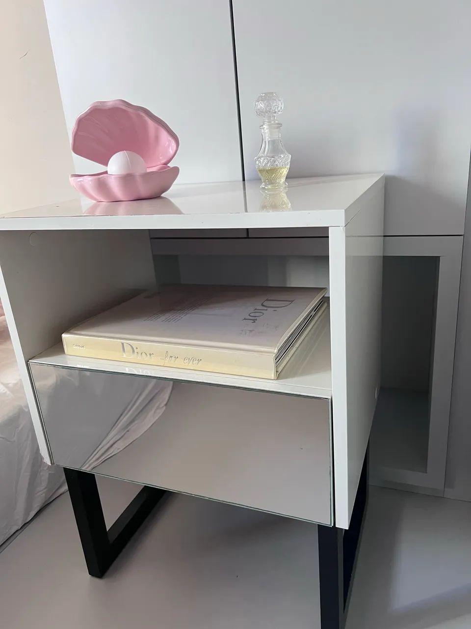 Mesa de cabeceira com gaveta de espelho 35x43x60  - Foto 5