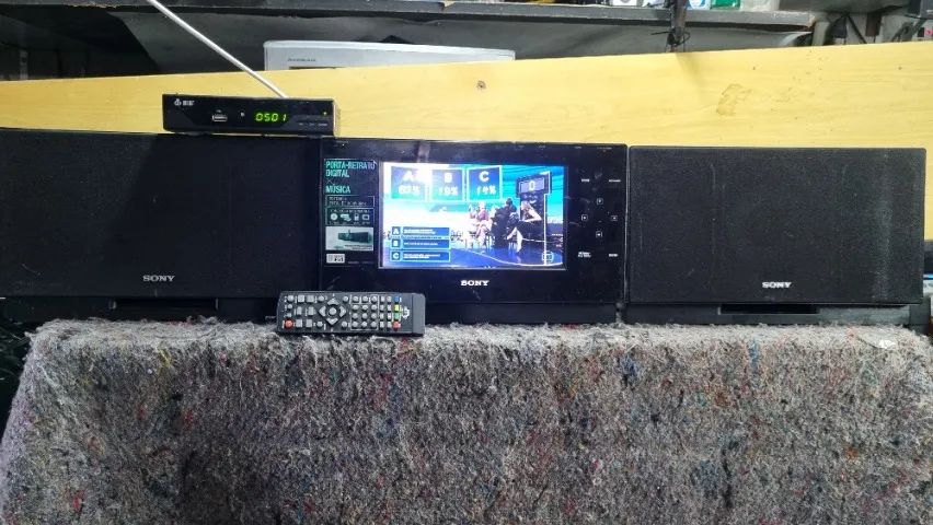 Micro System Sony Hi-Fi WHG-SLK1i com tela de vídeo 