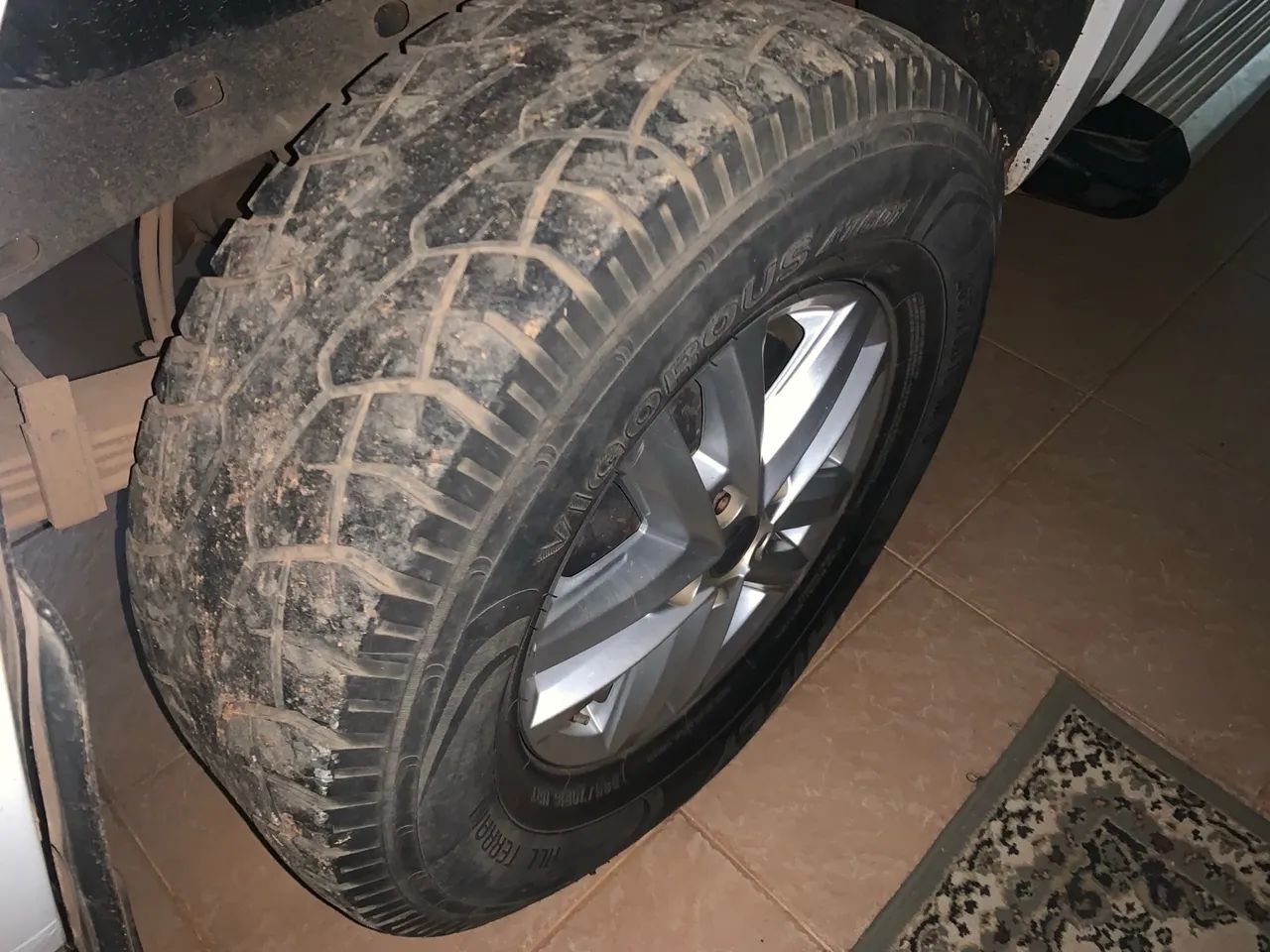 Jogo de Rodas Amarok Aro 16 com Pneus - Foto 3