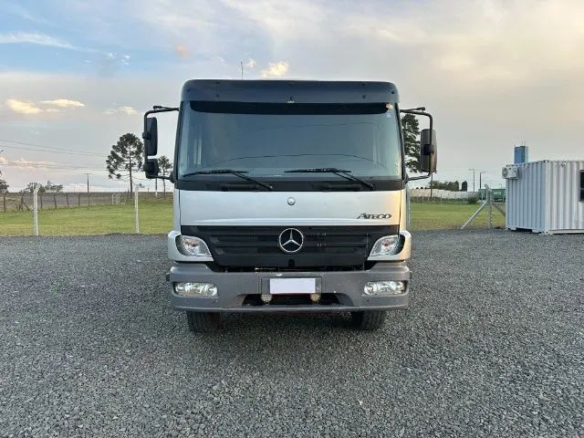 MB Atego 2425 ano 2011 baixa km apenas 400 mil km - filé - Foto 2