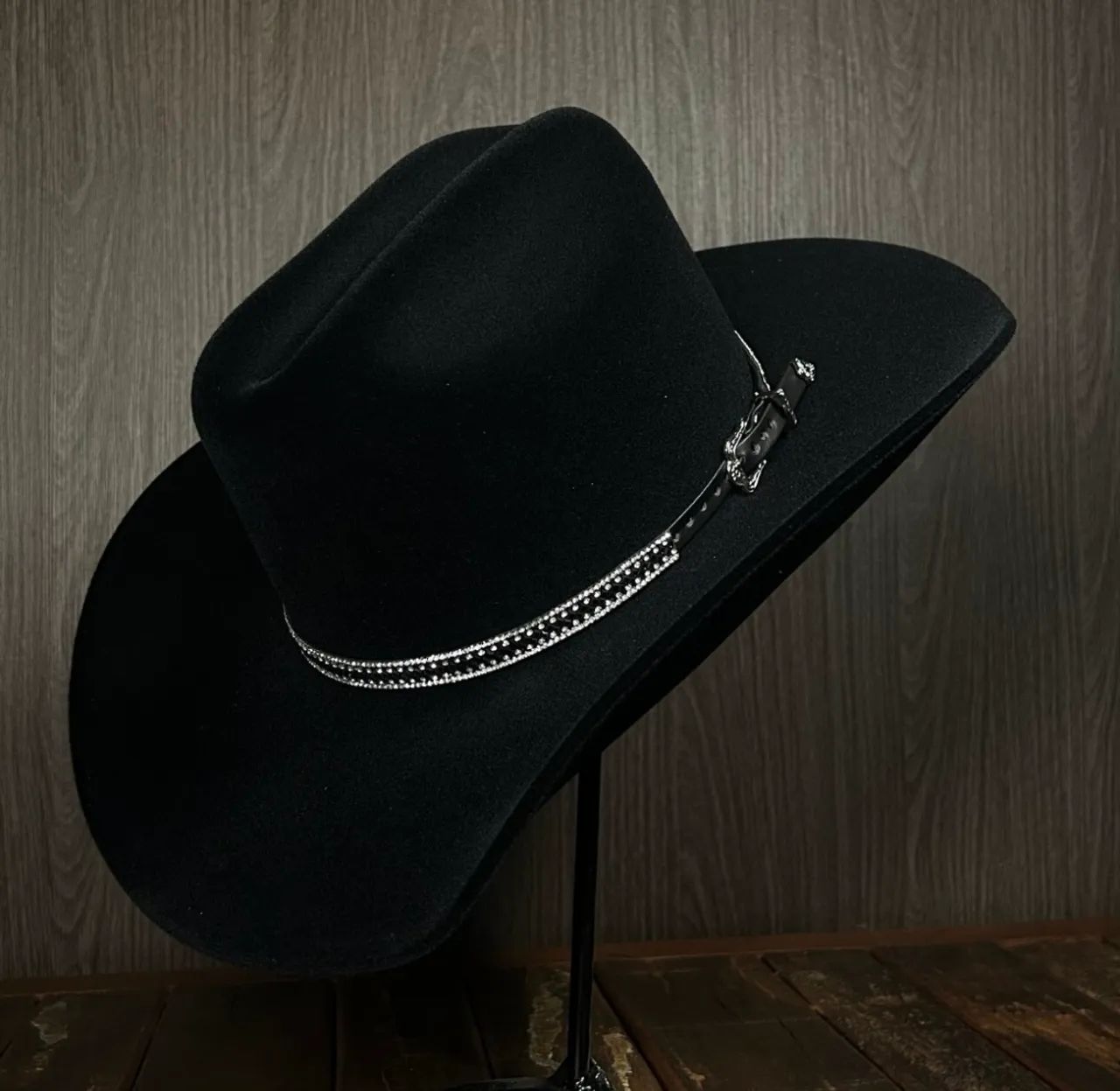 Chapéu Cowboy Feminino Preto com Strass