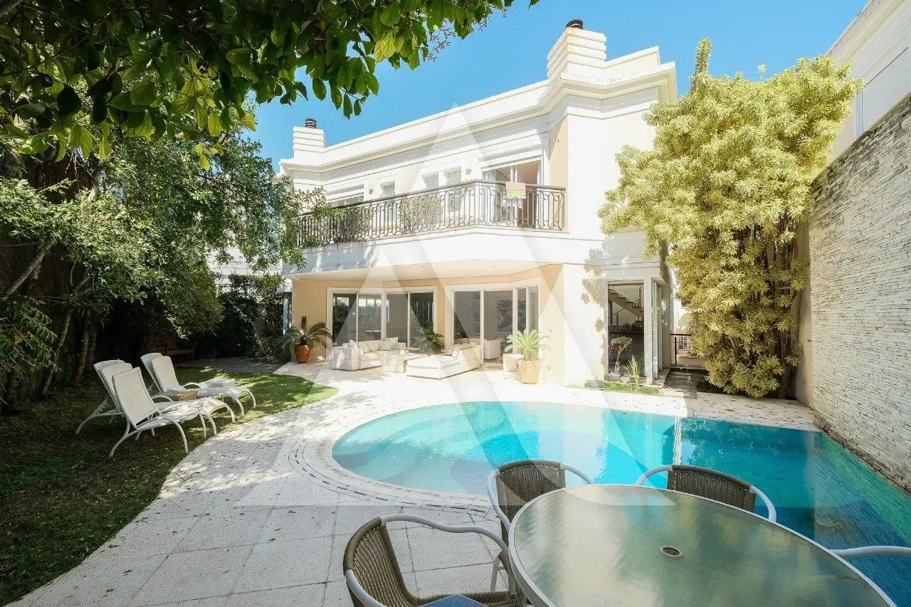 Casa de Condomínio em Cidade Jardim