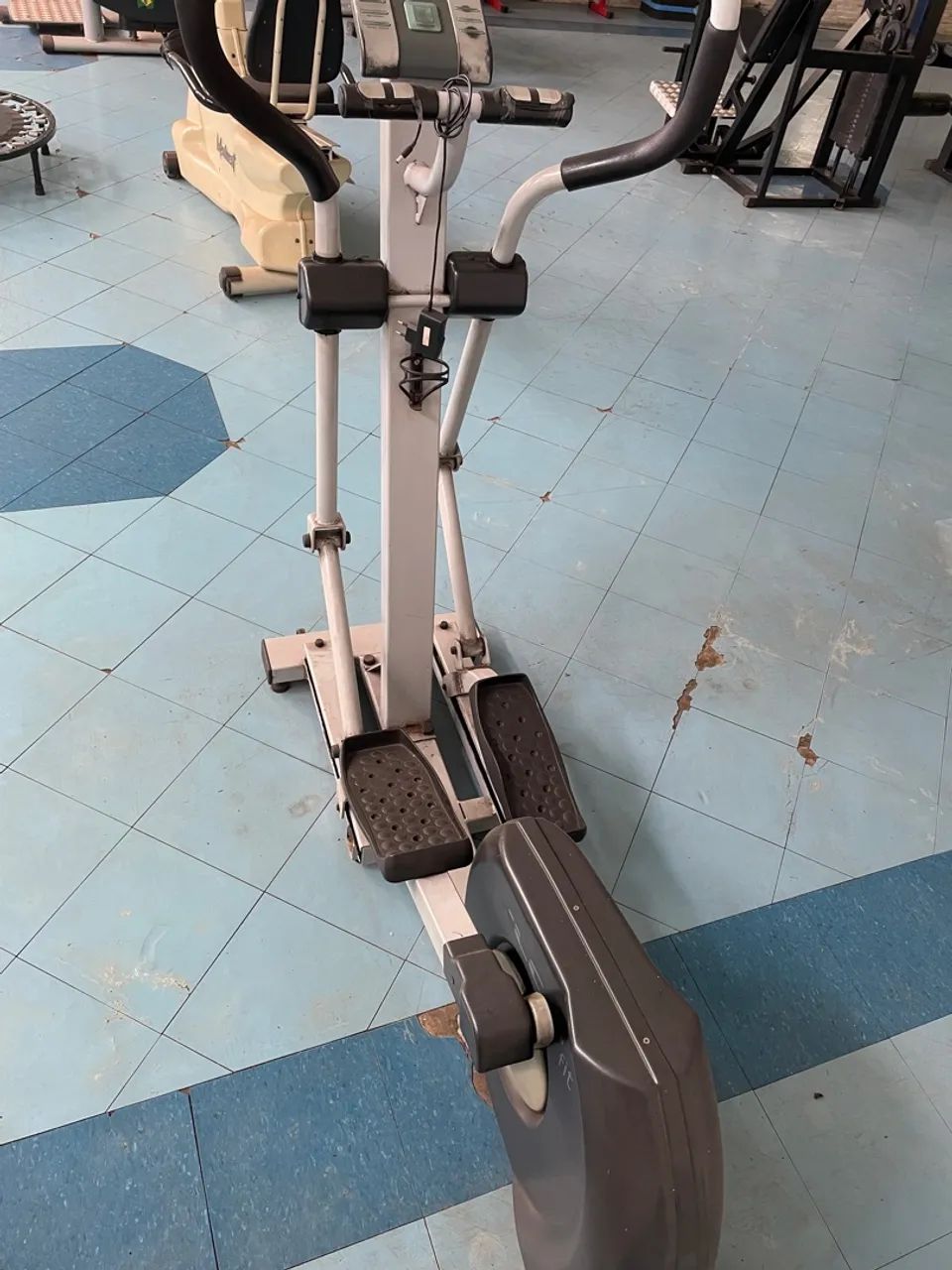Elíptico para Academia - Ótimo Estado - Foto 2