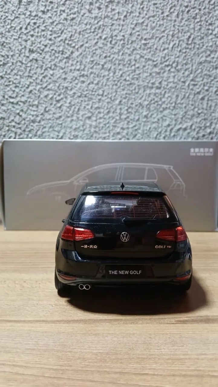 Miniatura Volkswagen Golf MK7 1/18 - Foto 4