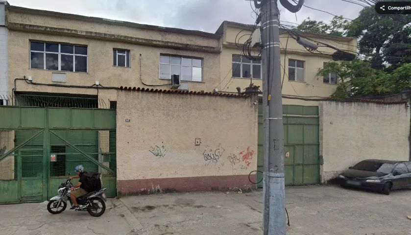 Galpões na Bulhões Marcial próximo a Linha Vermelha 