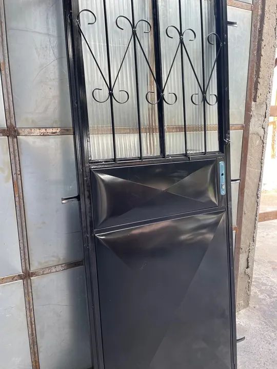 Porta de Ferro com Grade - Foto 3