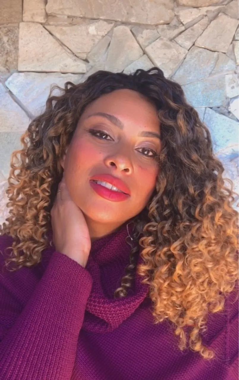 Peruca cacheada- nova / sem uso  - Foto 5