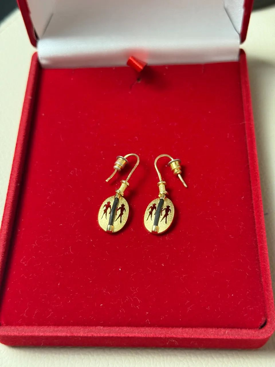 Brinco de Ouro 18k - Pingente Bailarina