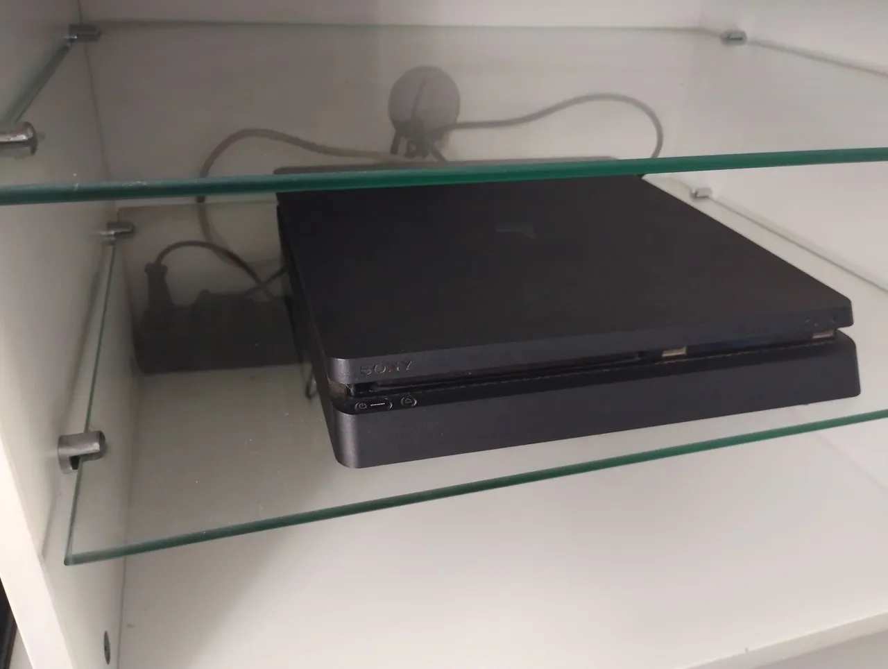 PlayStation 4 - 500gb 2 controles
