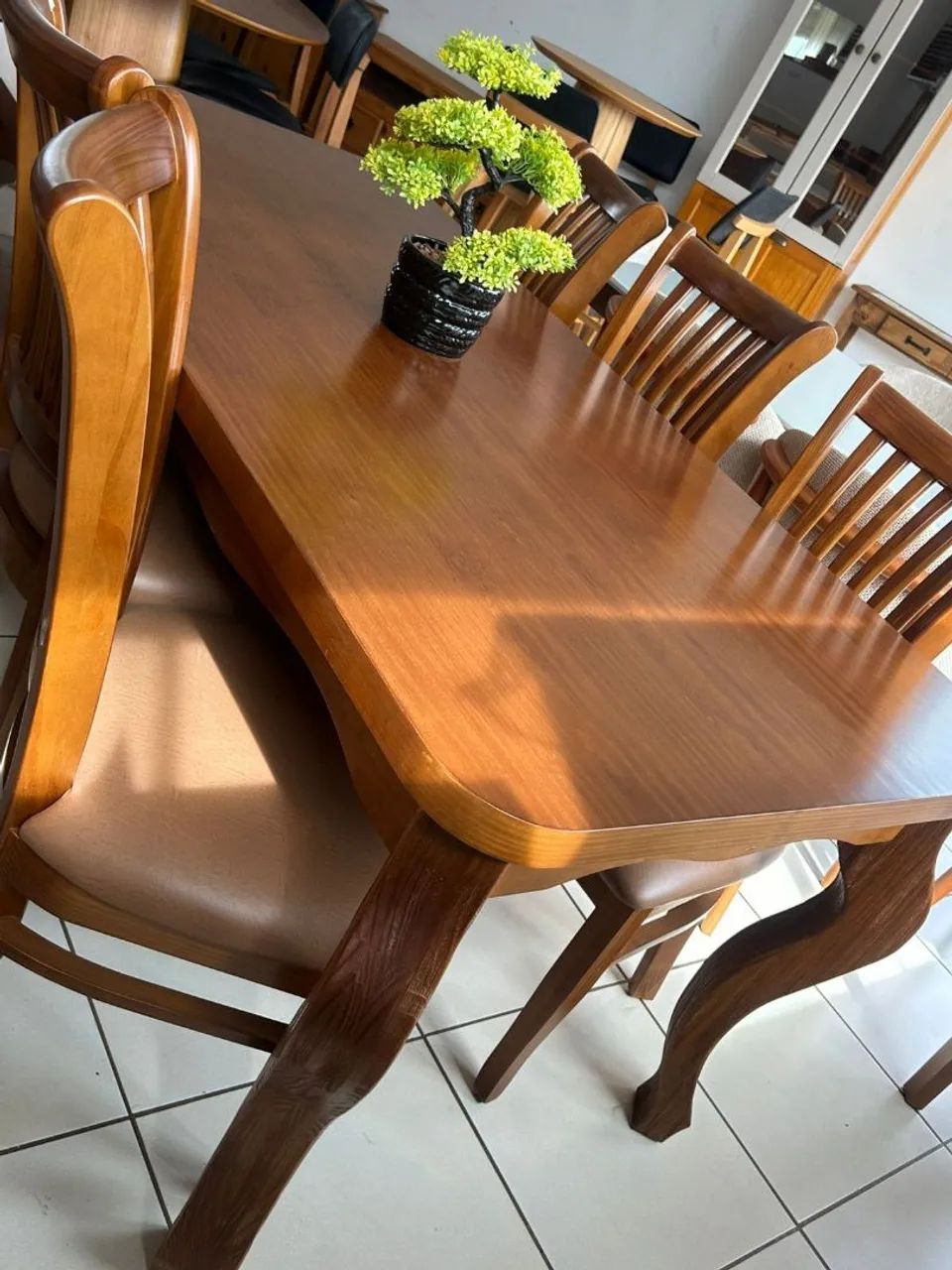 Mesa de Jantar em Madeira Maciça com 6 Cadeiras - Foto 3