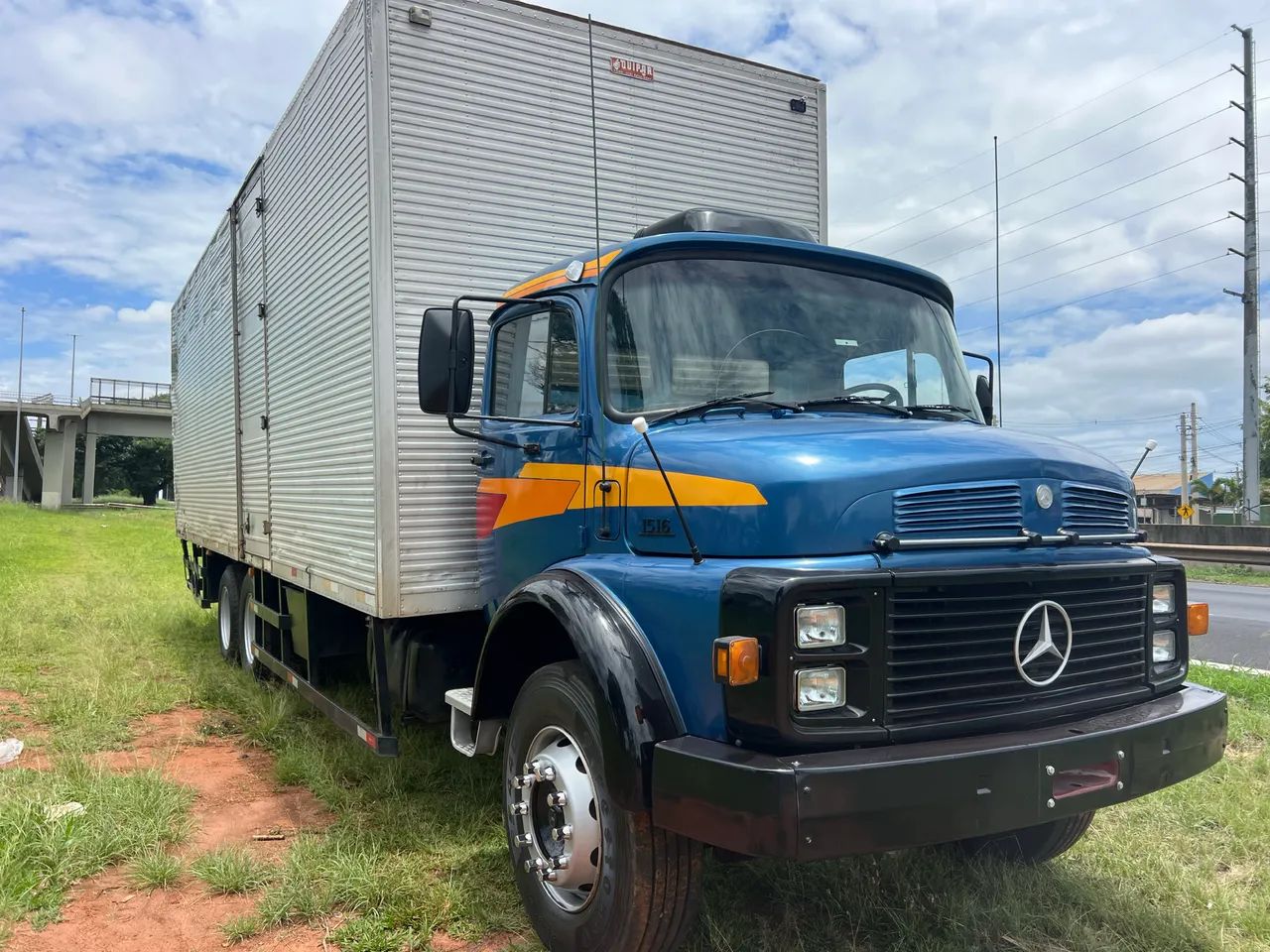 MERCEDES BENZ 1516 6X2 TRUCADO BAÚ 8.90 METROS 1976 / 1976  - Foto 7