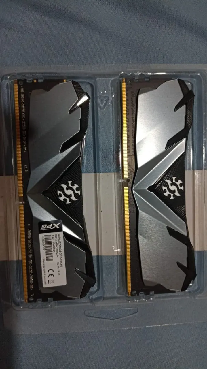 Memória RAM XPG DDR4 16GB 2666MHz