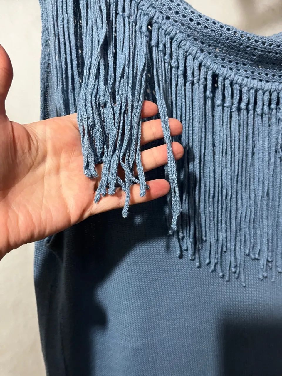 Blusa Plus Size Tricô Azul com Franja Gola Caída Nova Moda Feminina  - Foto 4