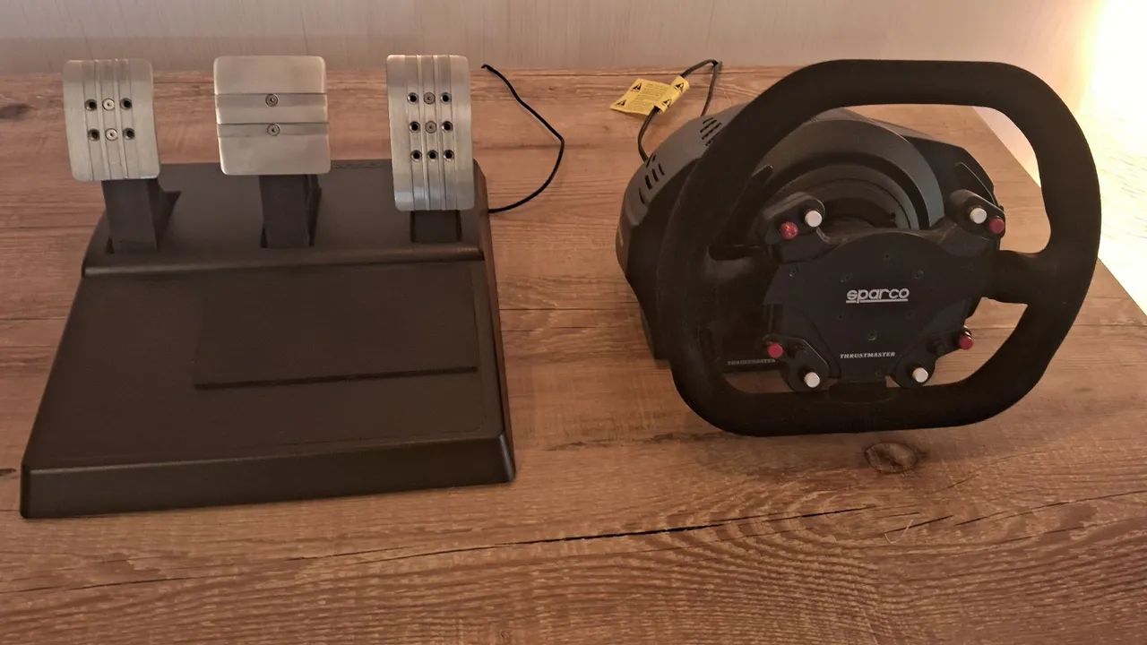 Volante Thrustmaster Sparco para Consoles/PC - Foto 2
