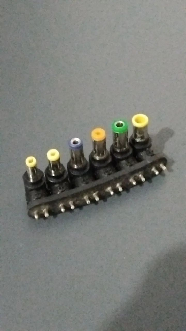 Fonte/Carregador Universal Notebook + Adaptadores - Foto 4