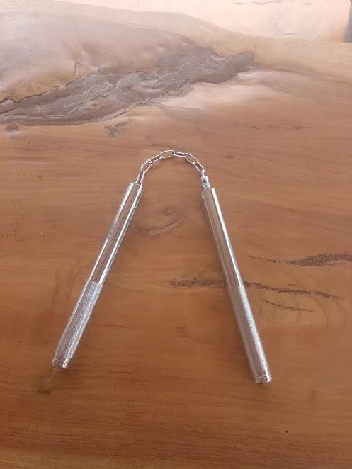 Nunchaku Bastao 2 Em 1 em metal - Foto 2