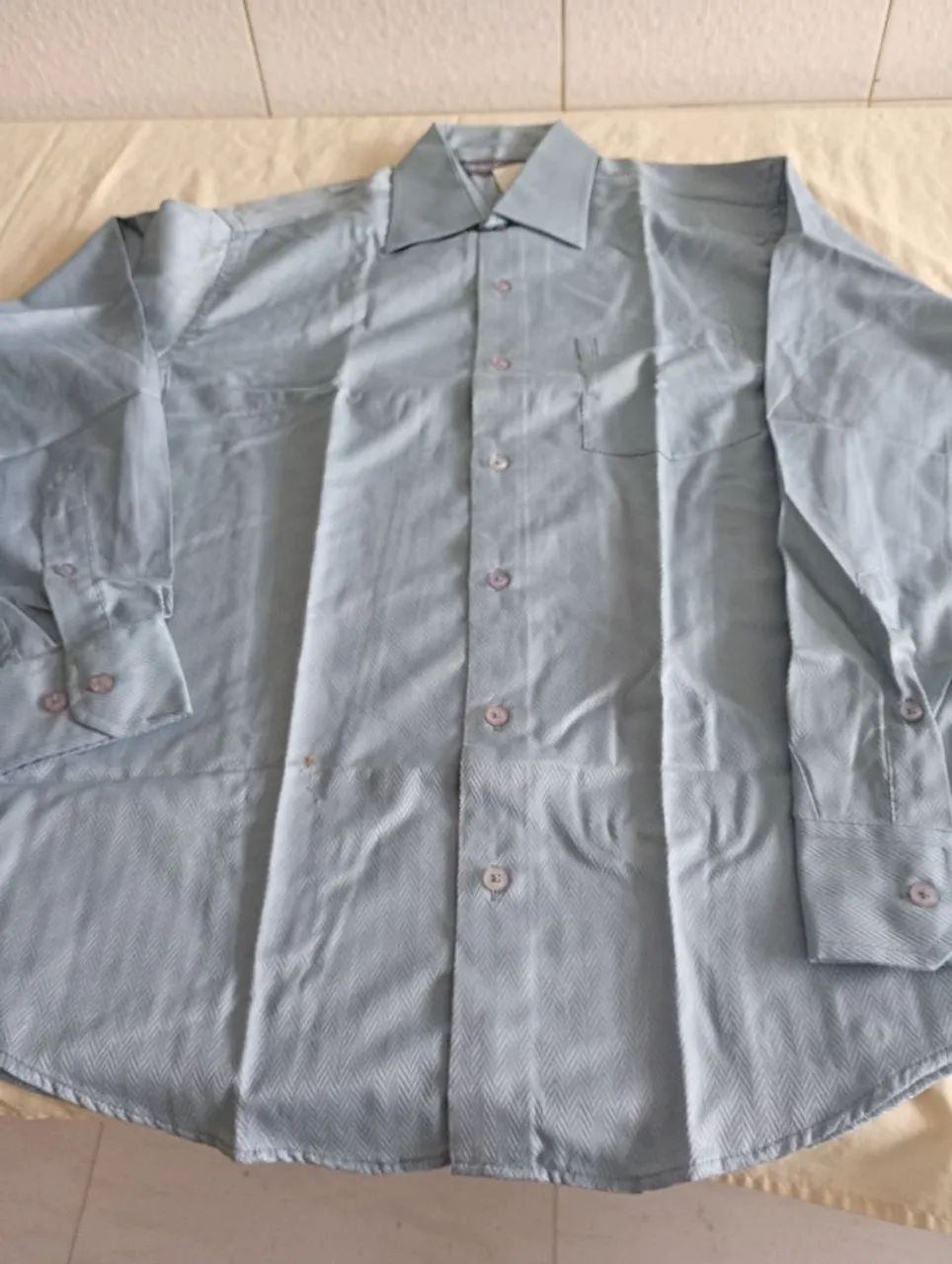 Camisa social masculina com manga comprida 