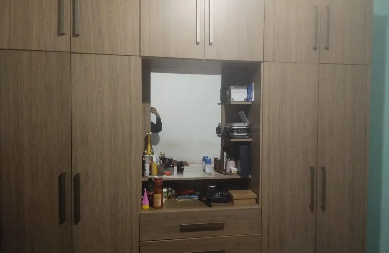 Guarda roupa casal grande (não entrego)