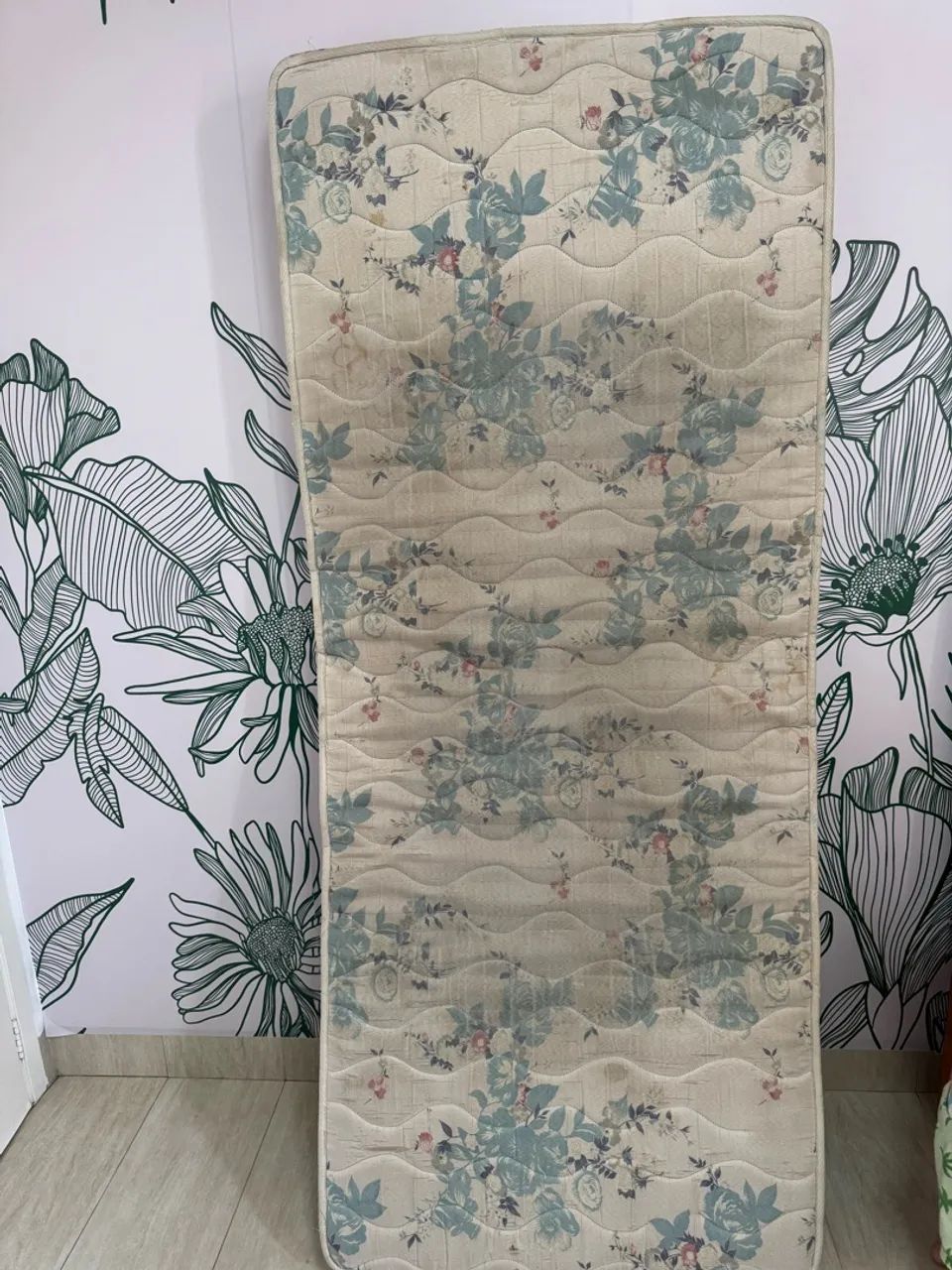 Cama de solteiro de madeira + colchão, pronta para uso.  - Foto 5