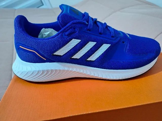 Tênis Adidas 