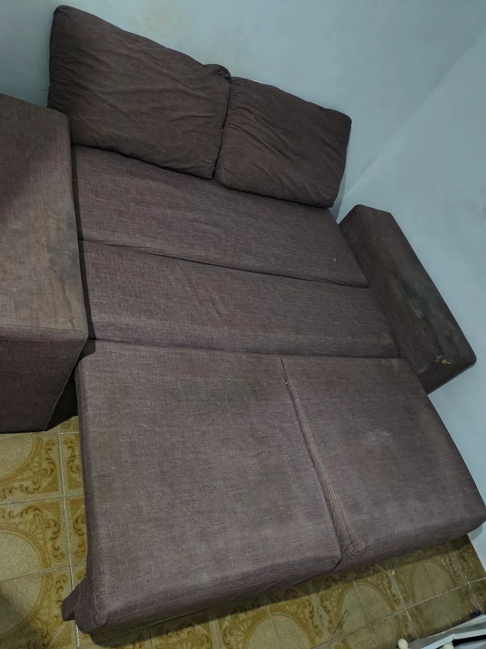 Vendo sofá cama com algumas marquinhas de uso  - Foto 2