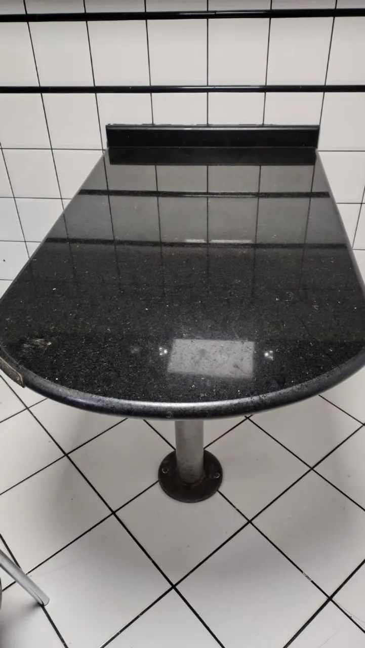 Bancada de mesa em granito 