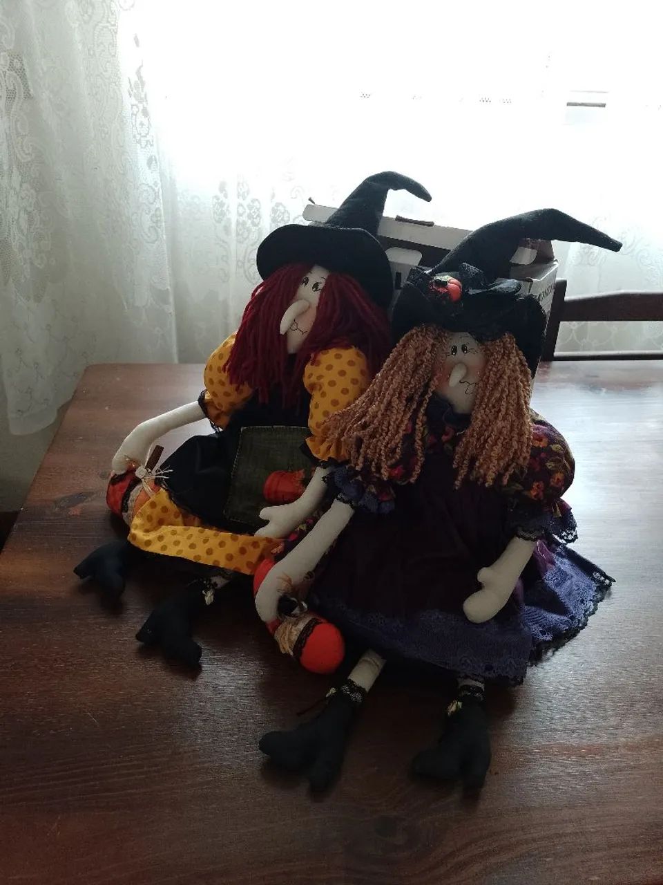 Bonecas em tecido modelo bruxinha 