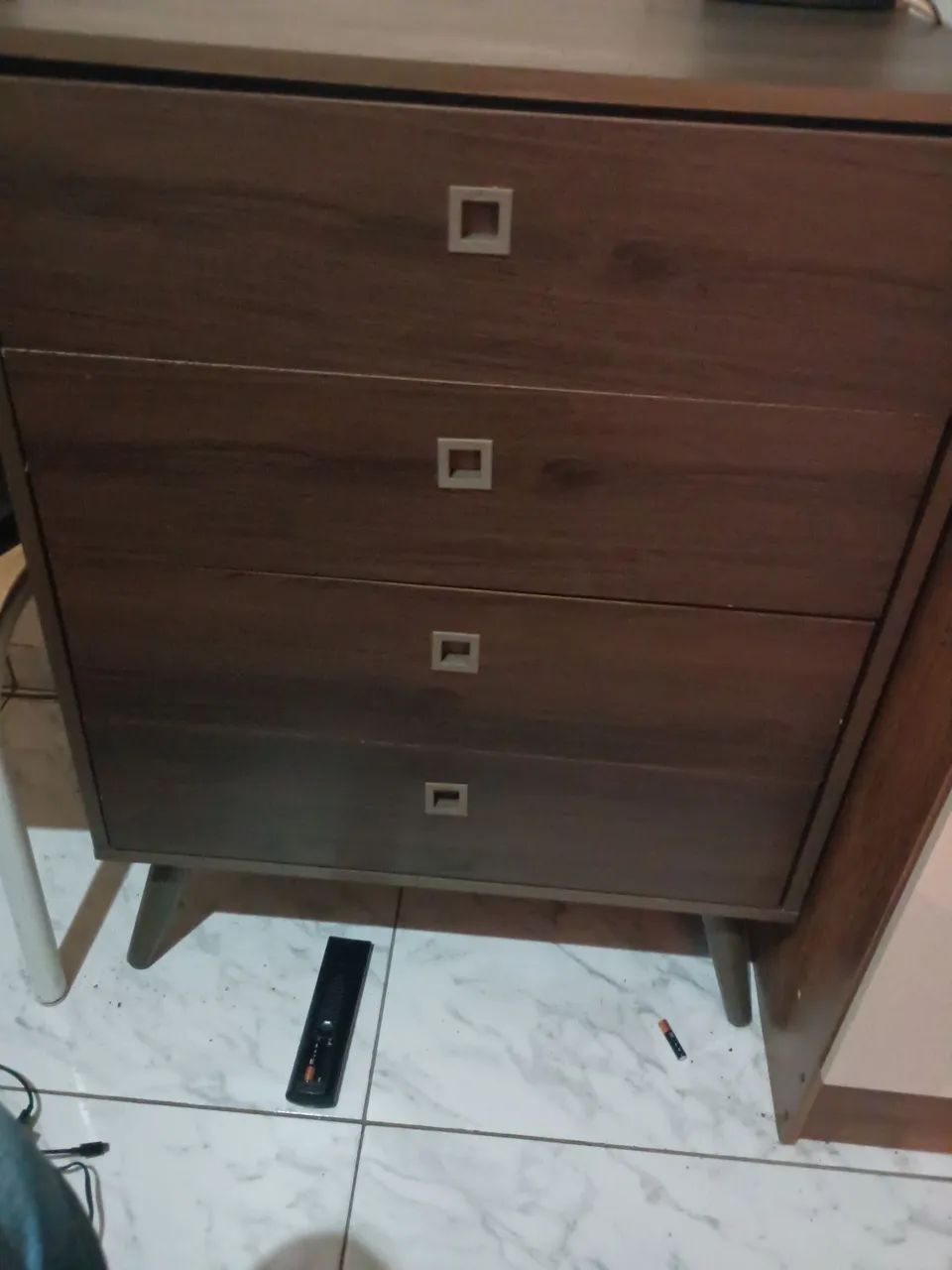 Cômoda 4 gavetas com pé  - Foto 2