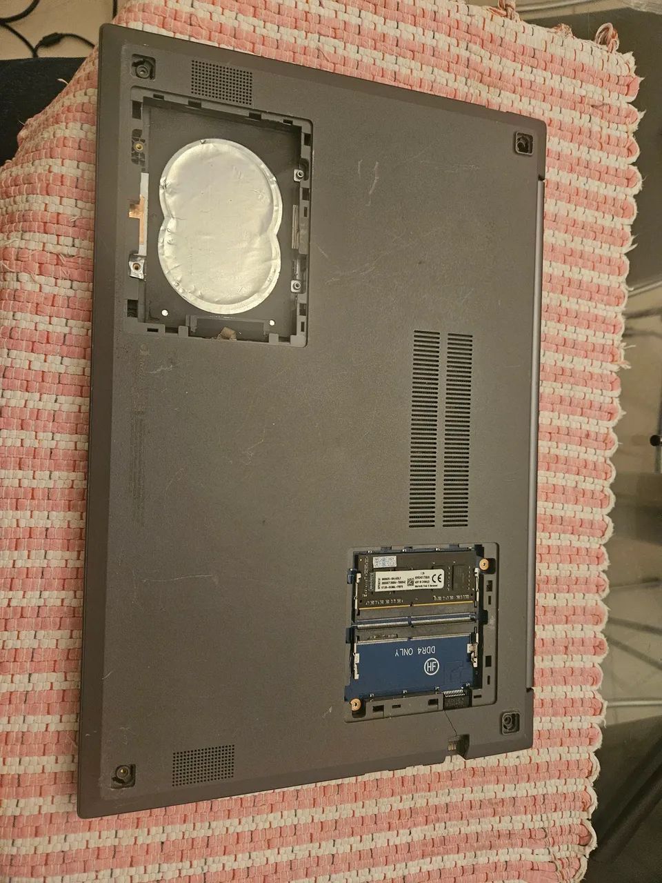 Vendo notbook  sansung  defeito - Foto 5