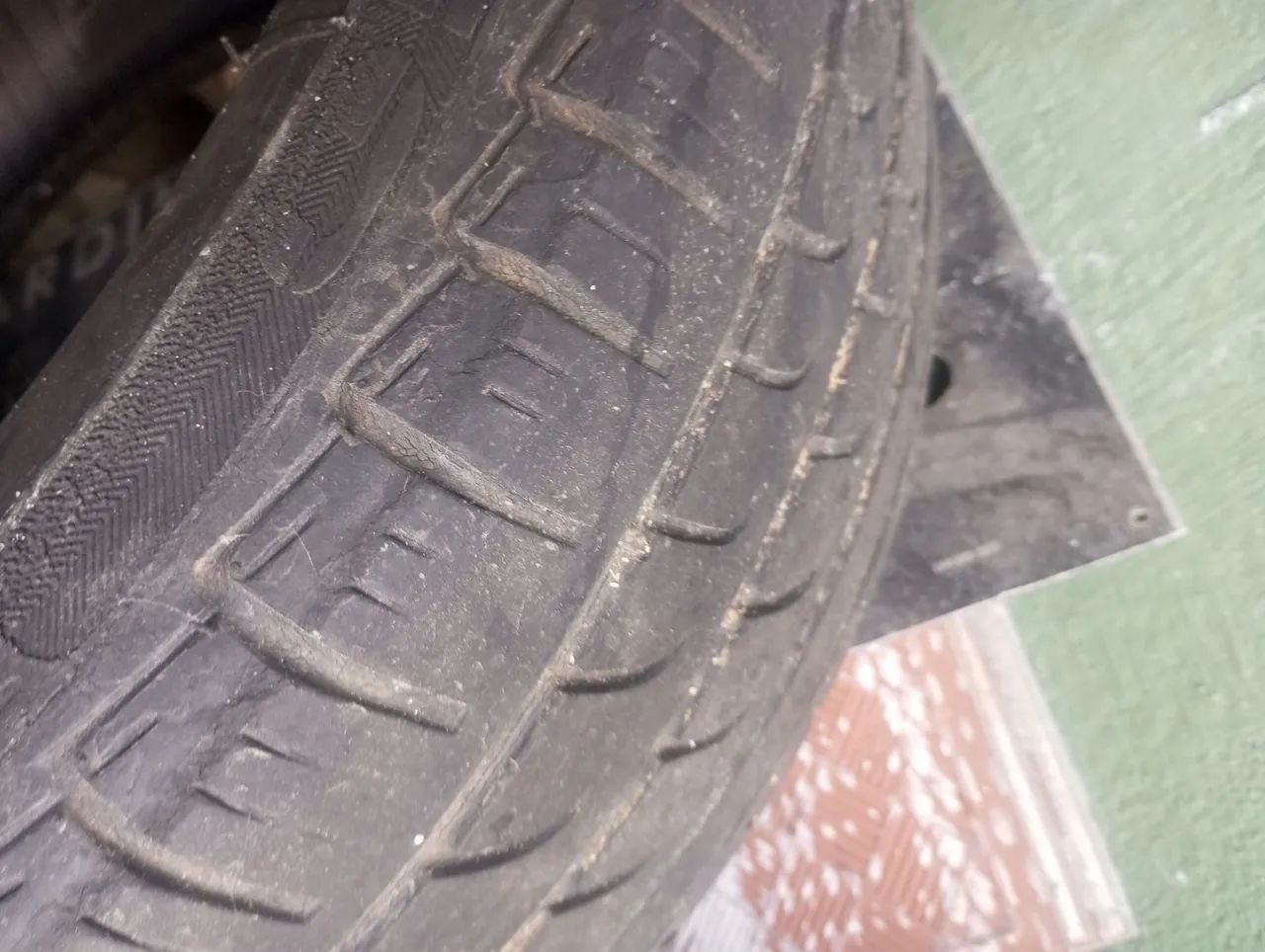 Pneus e calota 15 e 13 - Foto 3