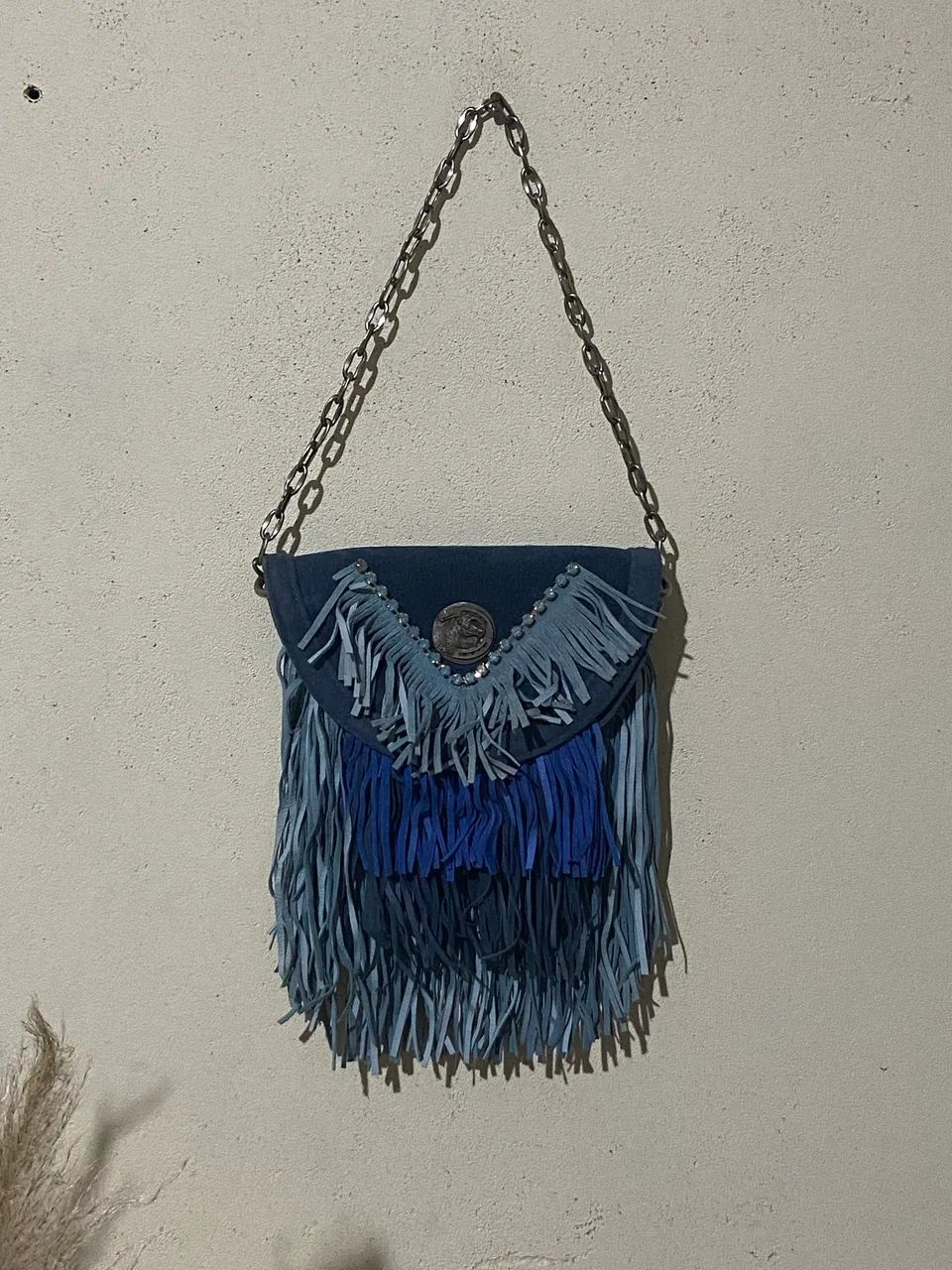Bolsa caos couro e prata