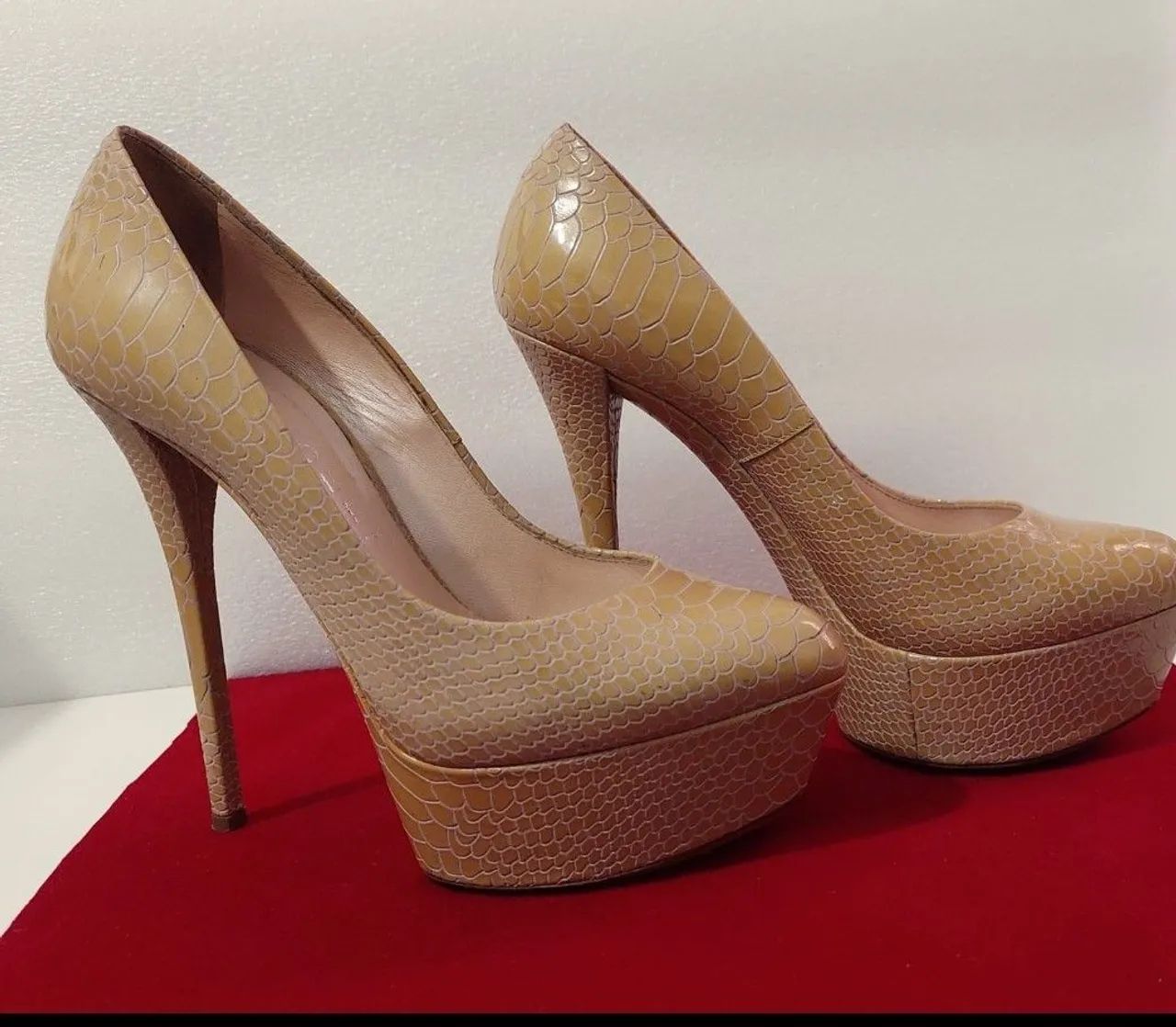 Scarpin Casadei nude. - Foto 2