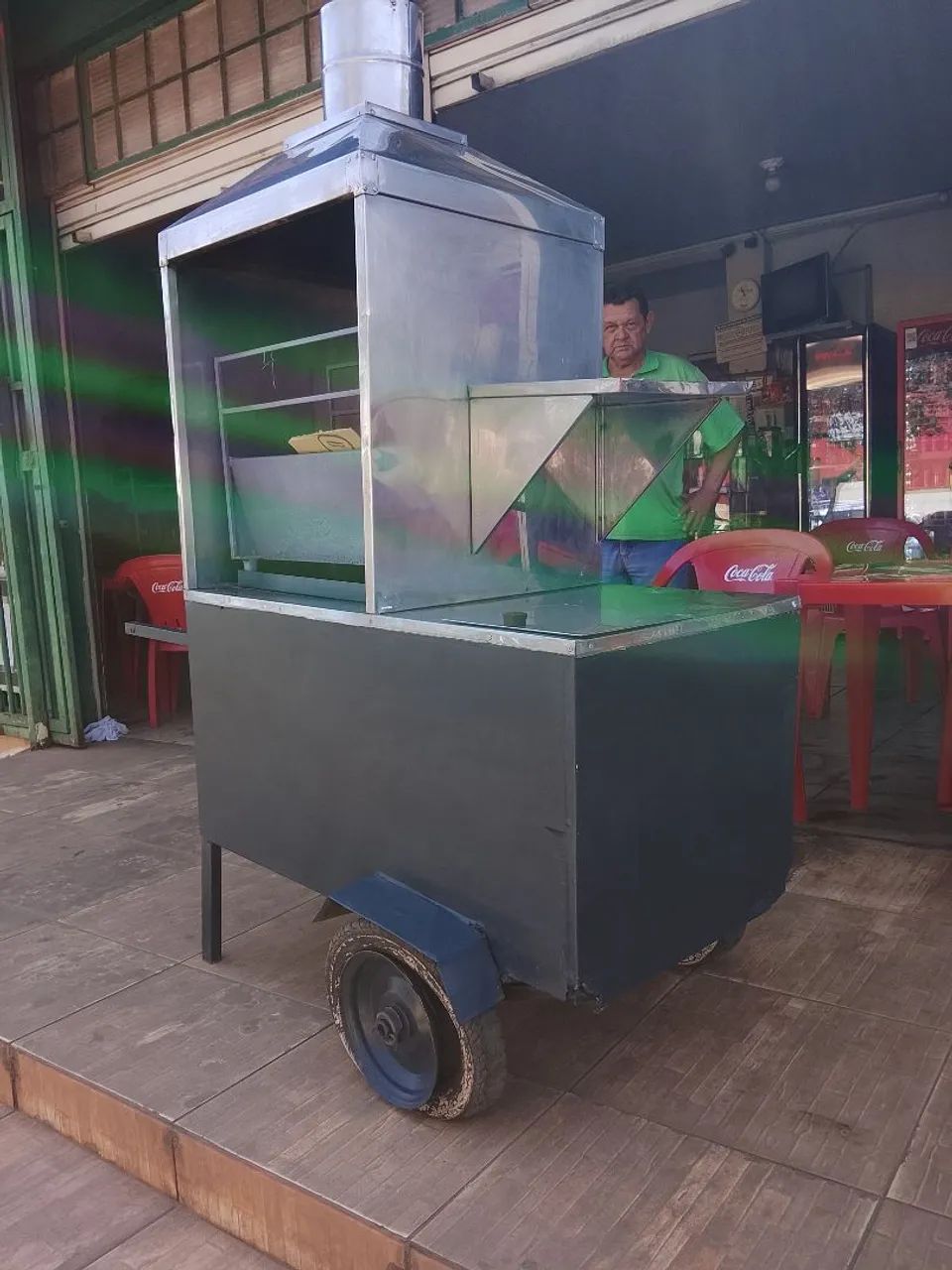 Vendo carrinho para venda de churrasquinho  - Foto 3